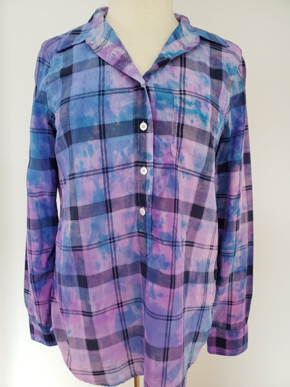 Equipment femme silk painted plaid tie dyed shirt black blue purple pink med 6 8